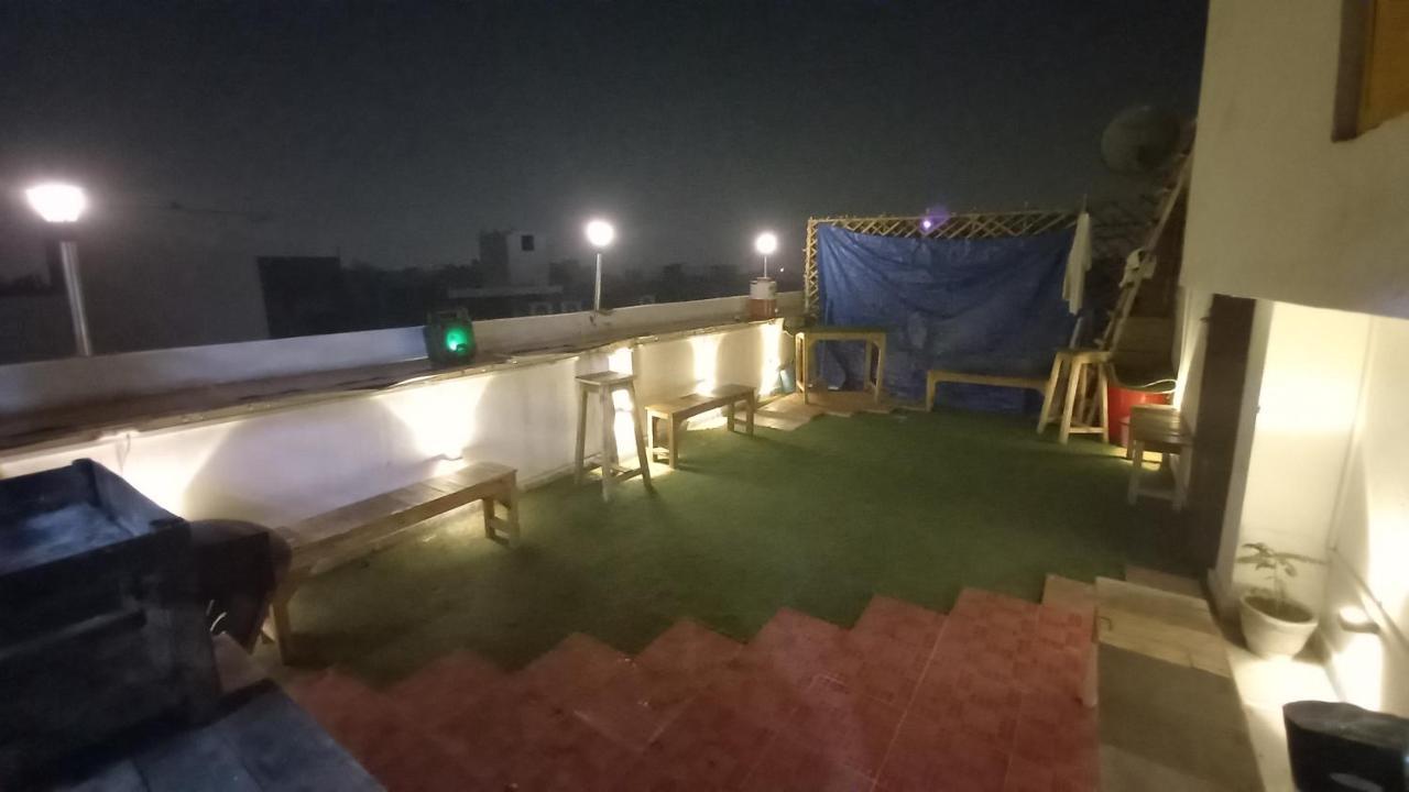 Sprinklers Hostel Új-Delhi Kültér fotó