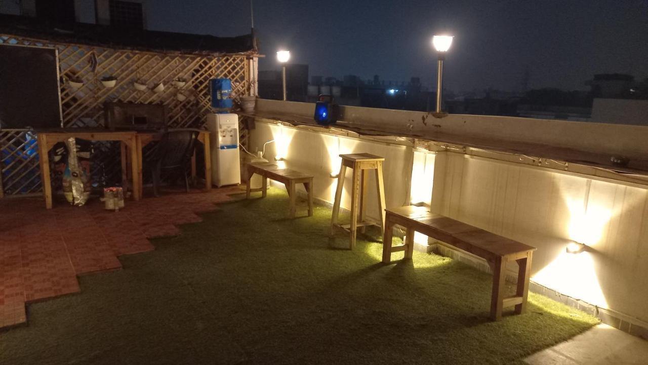Sprinklers Hostel Új-Delhi Kültér fotó